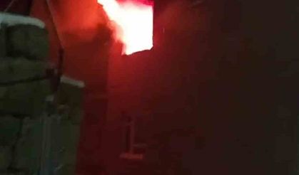 Elektrikli battaniyeden çıkan yangın korkuttu