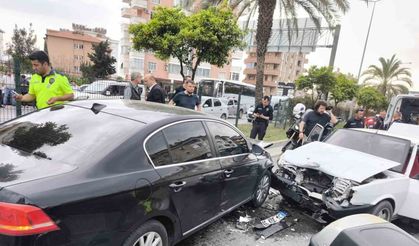 Polisin ’dur’ ihtarına uymayan sürücü ortalığı savaş alanına çevirdi