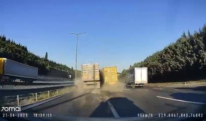 3 aracın karıştığı zincirleme kaza kamerada