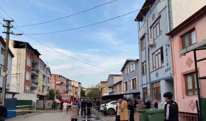 Çatı katında çıkan yangın yürekleri ağza getirdi