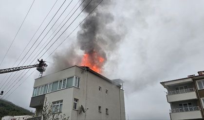 Kastamonu’da korkutan çatı yangını
