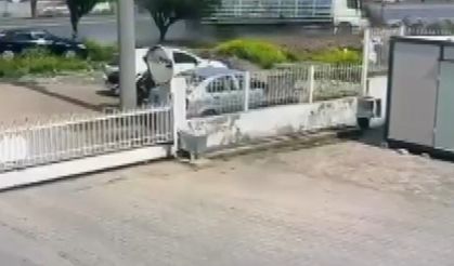 Tüp yüklü tır otomobili sürükleyip devrildi: O anlar kamerada