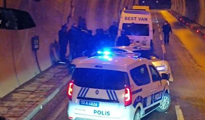 Sürücüler arasında ’yol verme’ kavgası: 2 yaralı