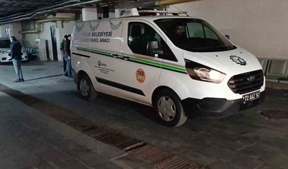 Yolda yürürken bıçaklı saldırıya uğrayan şahıs hayatını kaybetti