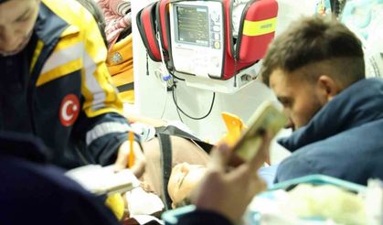 Otomobil şarampole devrildi: Sürücü alkollü ve ehliyetsiz çıktı