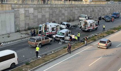 Zincirleme trafik kazası: 9 yaralı