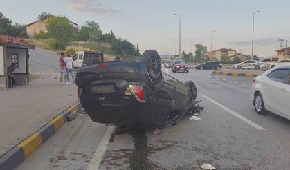 Takla atan otomobilde 3 kişi yaralandı