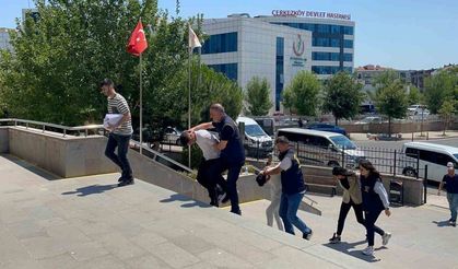 Sahte basın kartıyla dolandırıcılığa 3 gözaltı