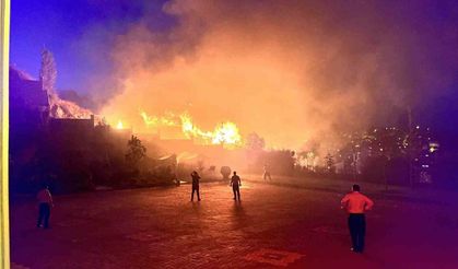 alevlere teslim olan 3 ev kullanılmaz hale geldi