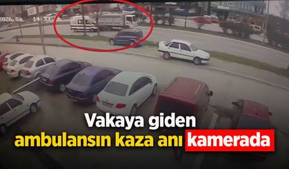 Vakaya giden ambulansın kaza anı kamerada