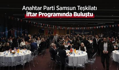 Halk otobüsü ile otomobilin çarpıştığı kaza kamerada: 9 yaralı