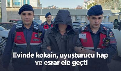 Evinde kokain, uyuşturucu hap ve esrar ele geçti
