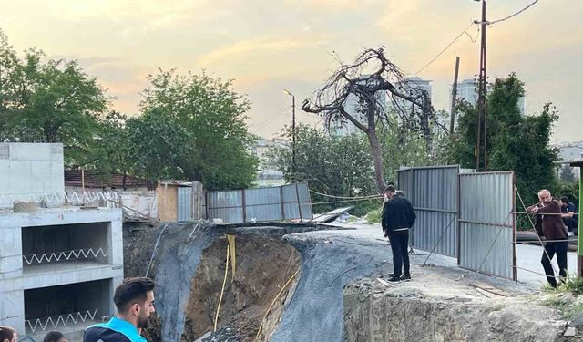 inşaat çalışması sırasında yol çöktü