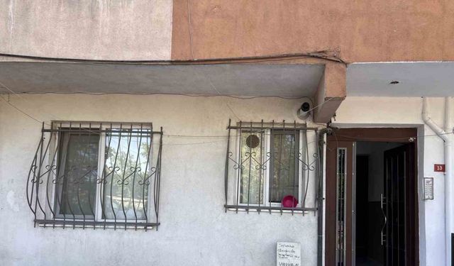 bir kişi evinde ölü bulundu