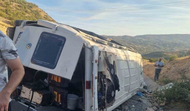 tarım işçilerini taşıyan minibüs devrildi: 19 yaralı