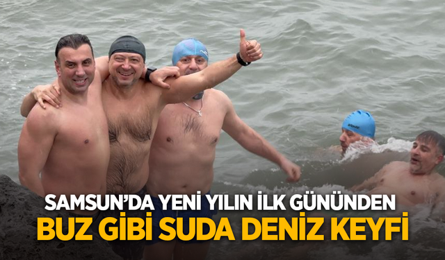 Samsun'da yeni yılın ilk gününde buz gibi suda deniz keyfi