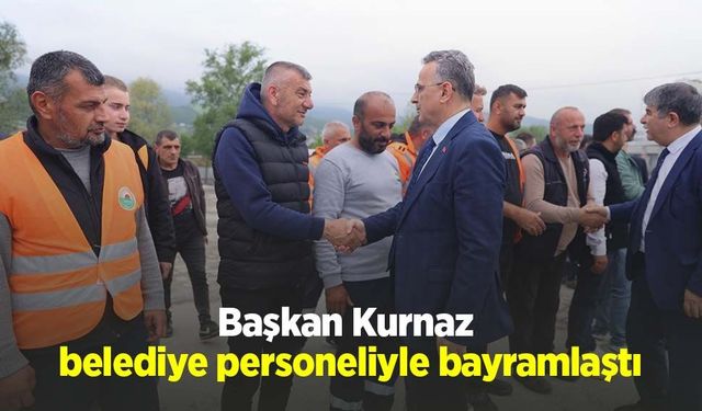 Başkan Kurnaz belediye personeliyle bayramlaştı