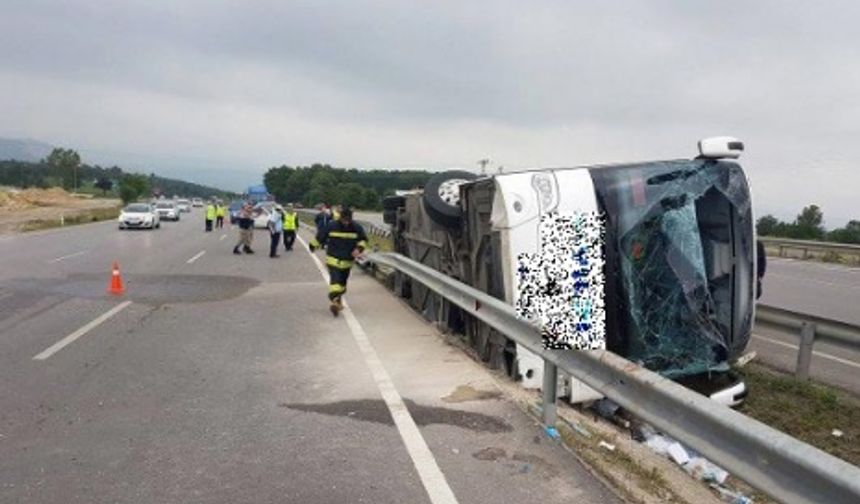 Samsun'da askerleri taşıyan otobüs kaza yaptı