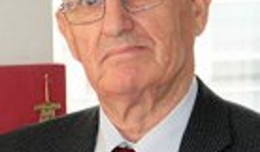 KENDİNİ GÖREMEMEK