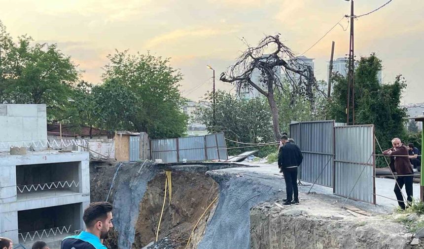 inşaat çalışması sırasında yol çöktü
