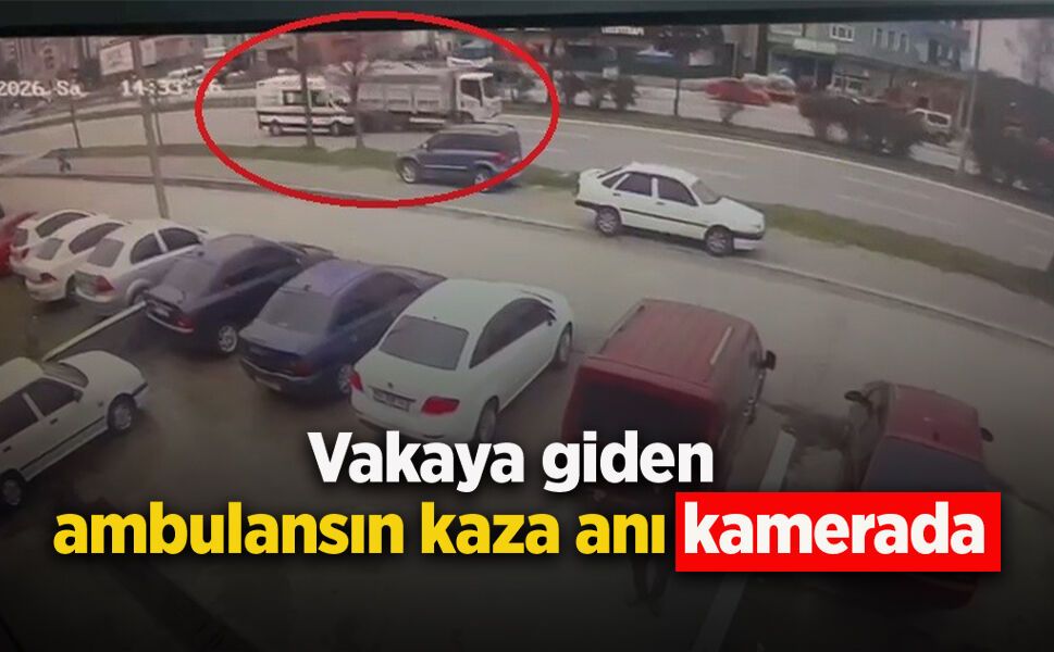 Vakaya giden ambulansın kaza anı kamerada
