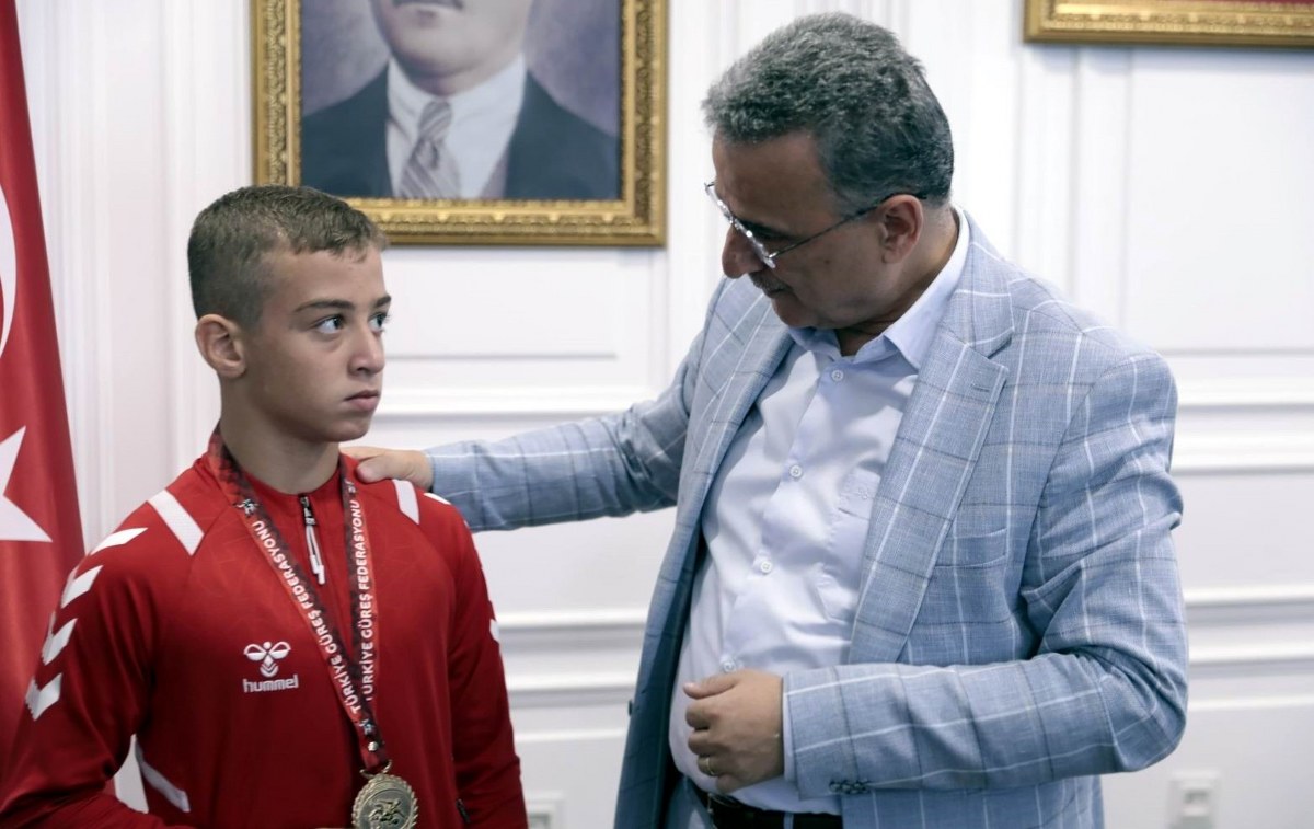 A W483137 02 1200X757