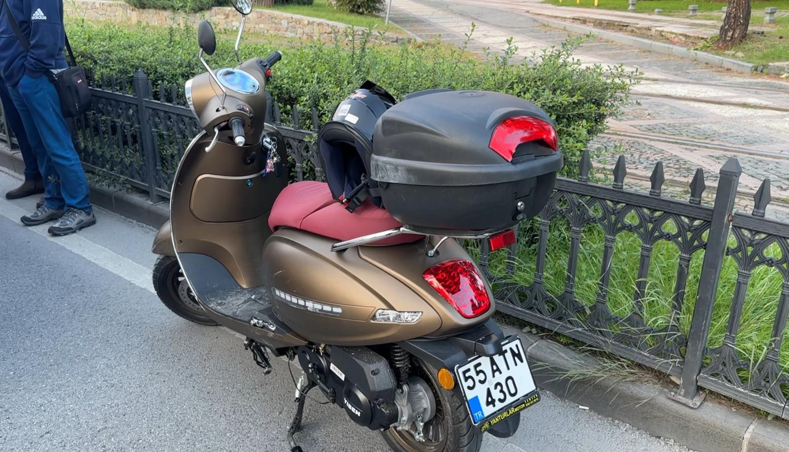A W563549 04