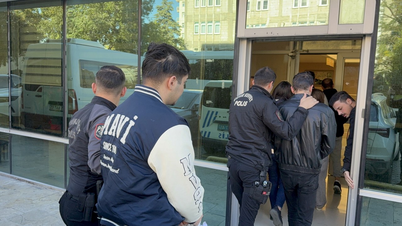 A W570180 04 1280X720