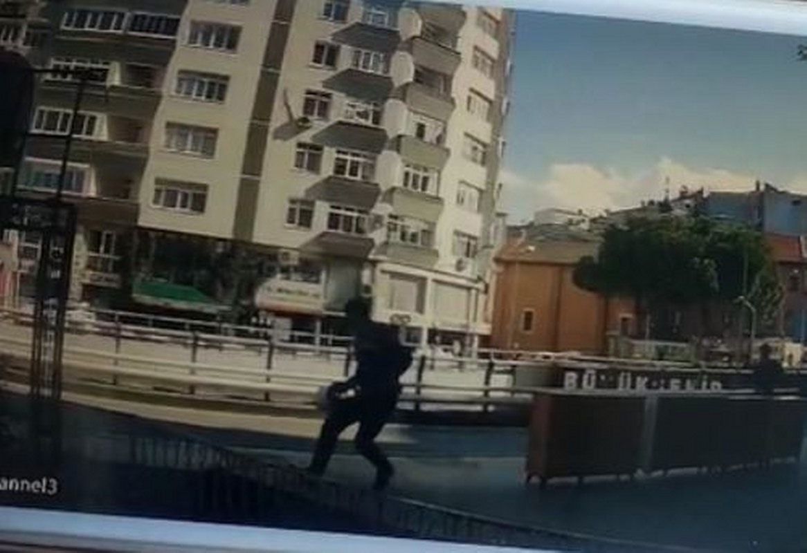 P O L I S T E N K A C A R K E N D U S U P Y A K A L A N D I U Z E R I 974631 289420 1166X800