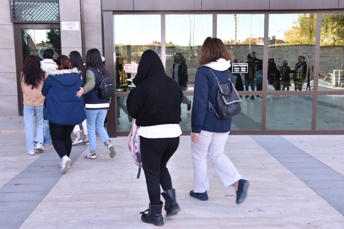 A W570046 05 1200X800