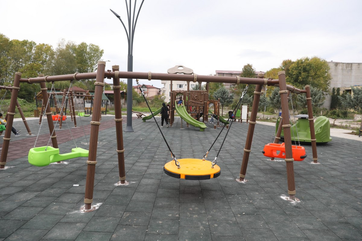 A W572052 02 1200X800