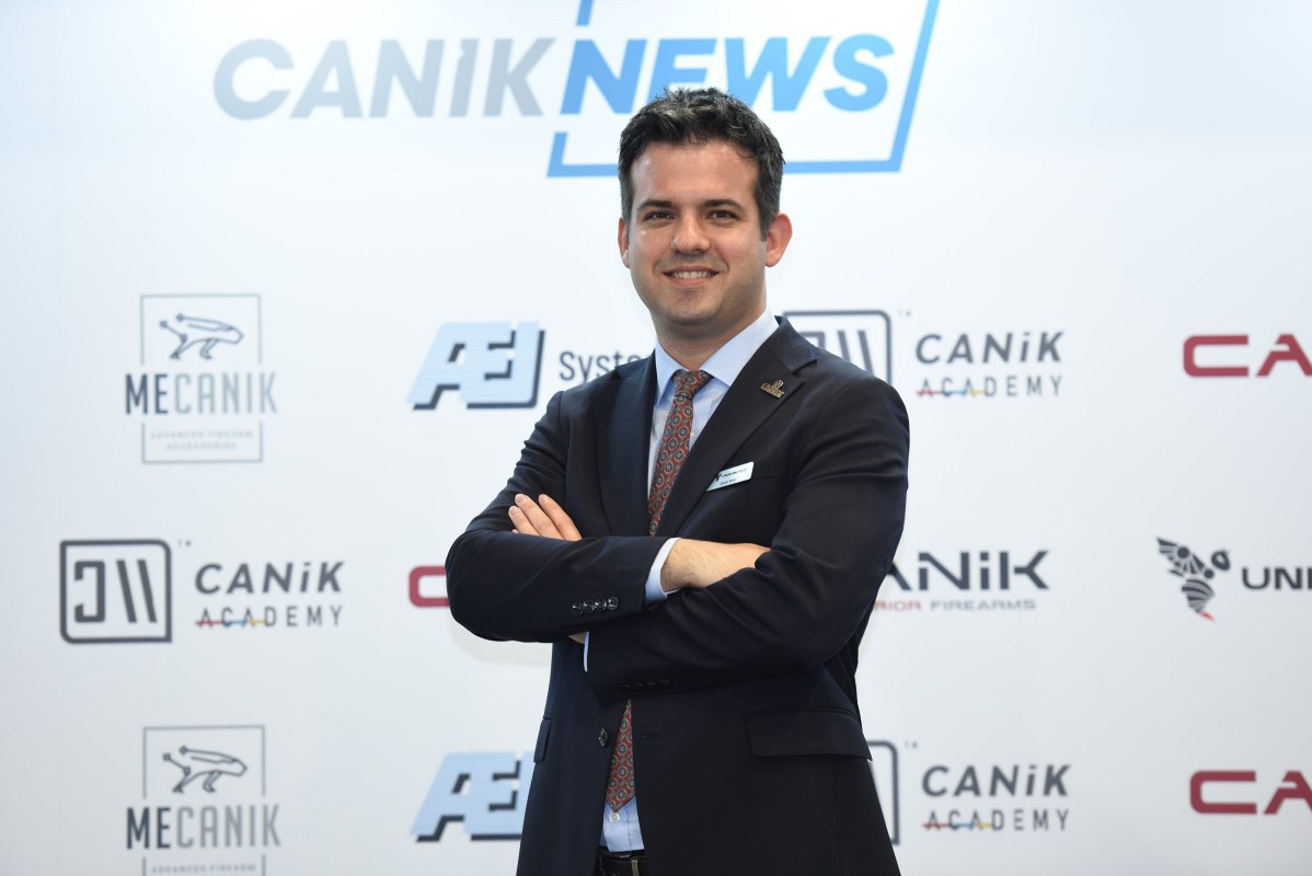 A W573098 04 1198X800