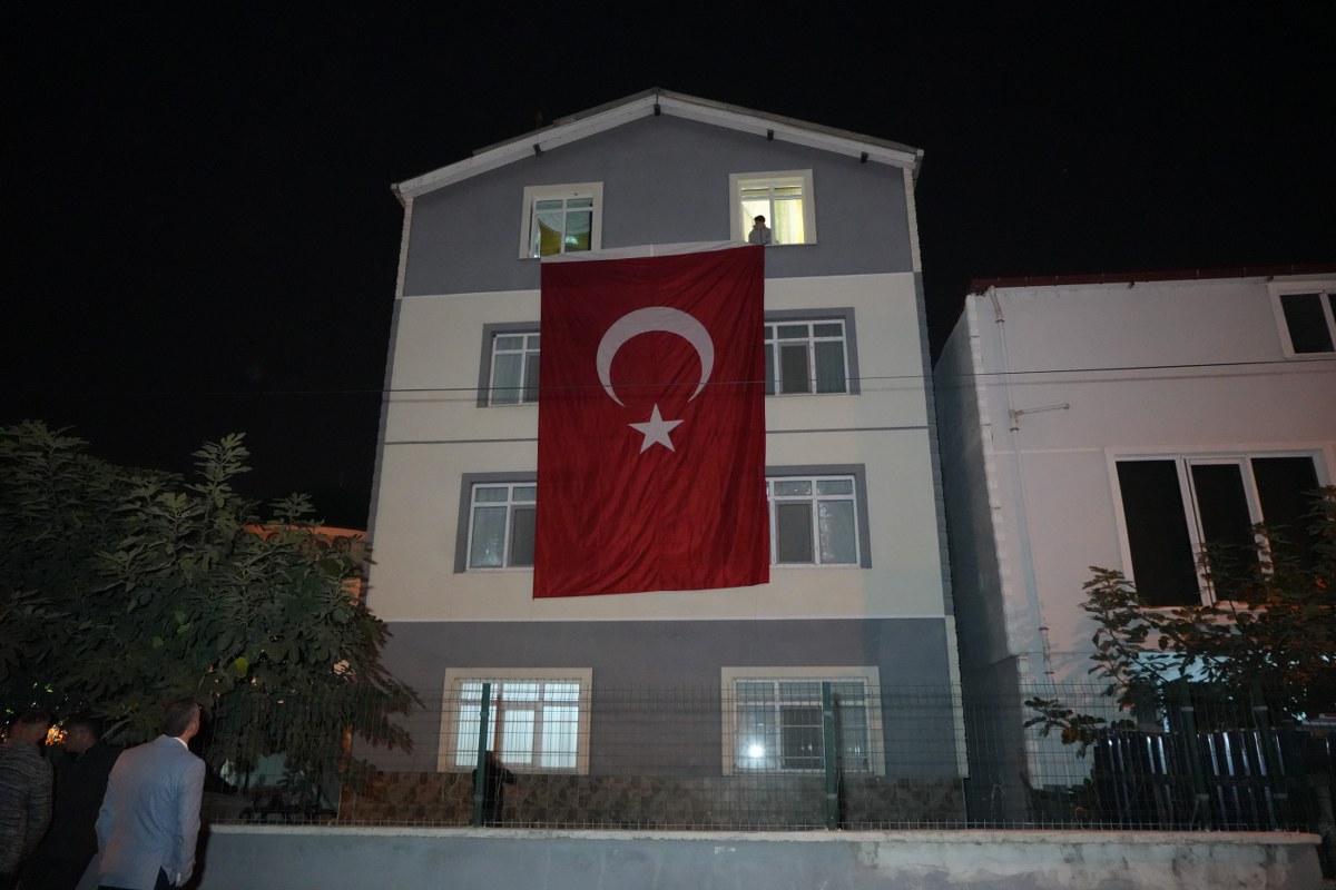 A W577710 01 1200X800