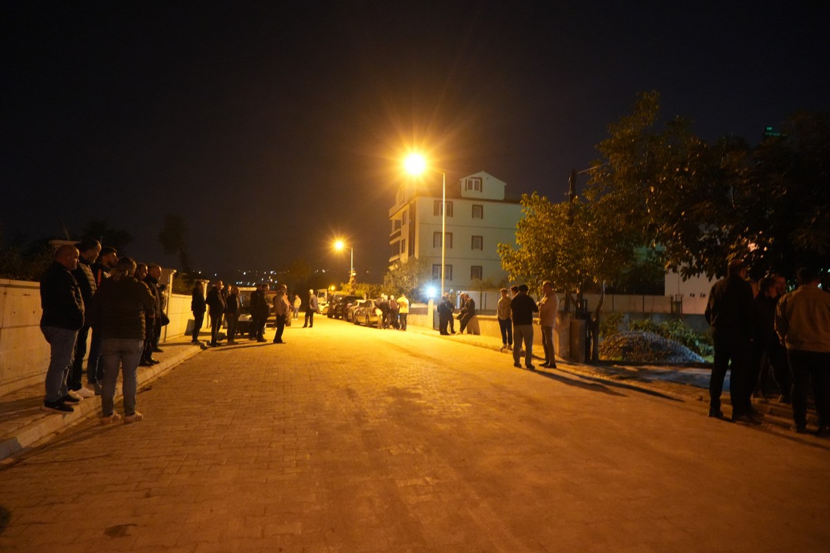 A W577710 02 1200X800