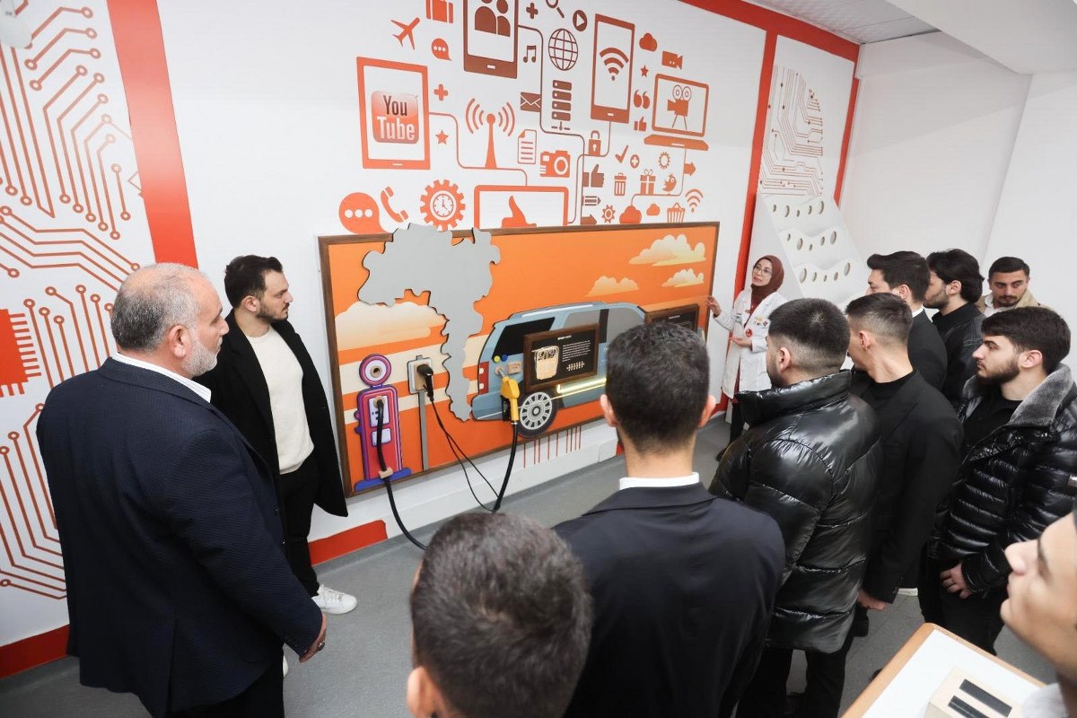 A W578782 01 1200X800