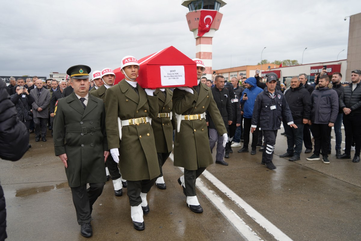 A W579349 10 1200X800