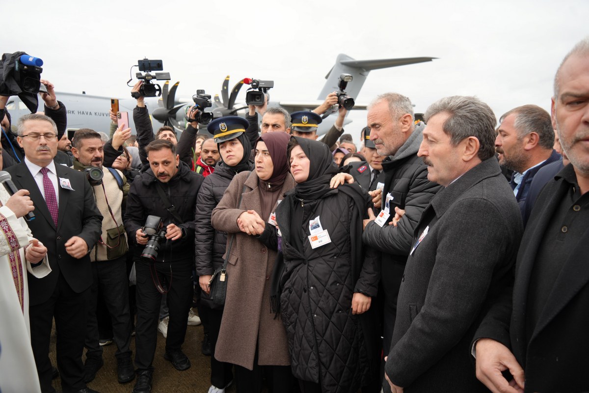 A W579349 12 1200X800