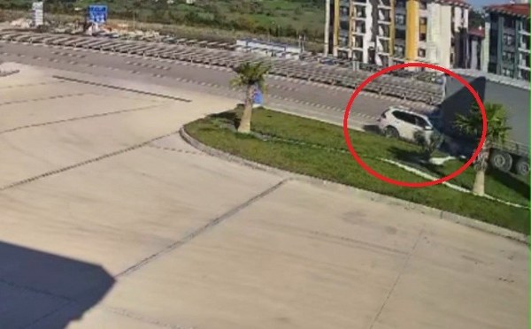 A W581079 02 600X372