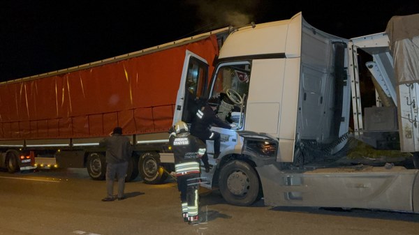 A W581272 02 600X337