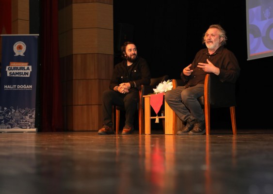 A W583217 02 563X400