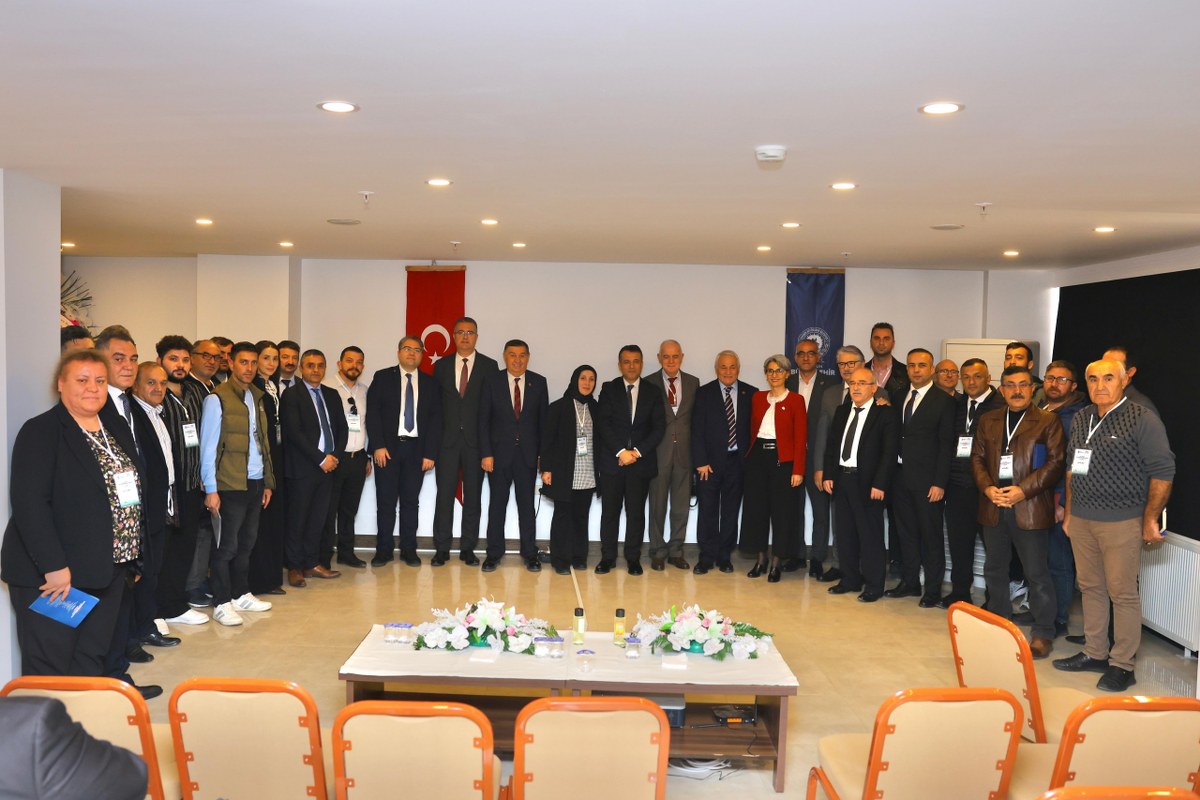 A W583429 02 1200X800