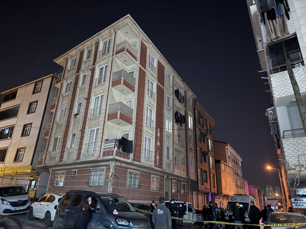 A W583506 02 1067X800