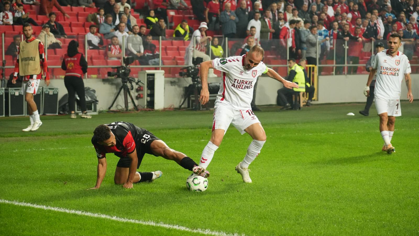 S A M S U N S P O R H A M R U N S P A R T A N S 3 1002662 297503