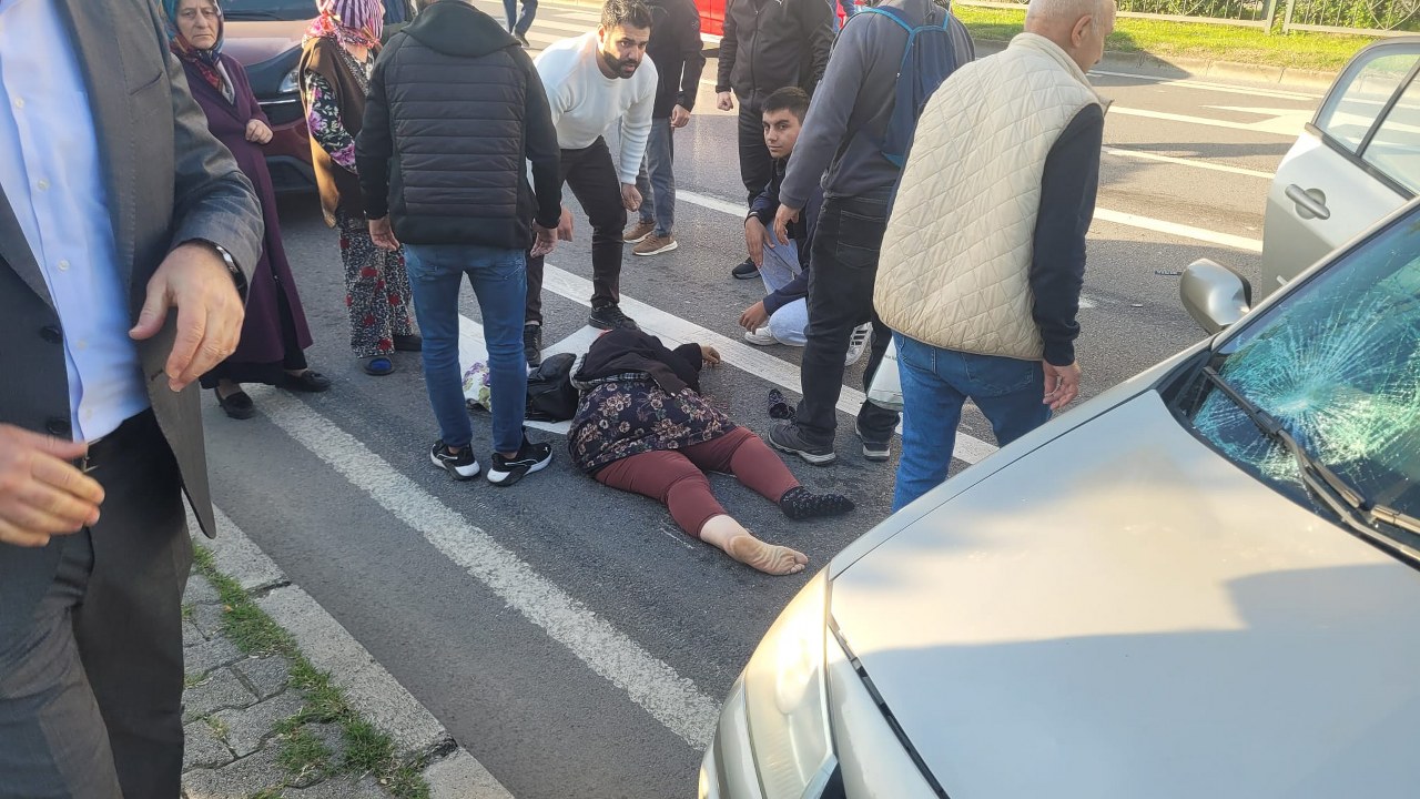 Y A Y A G E C I D I N D E O T O M O B I L I N C A R P T I G I K A D I N 996540 295628 1280X720