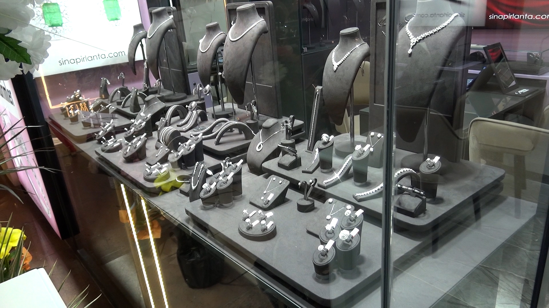 00015.00 01 38 19. Still002