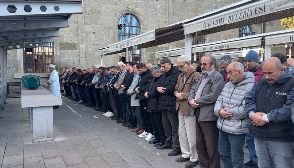 A W591215 02 600X343