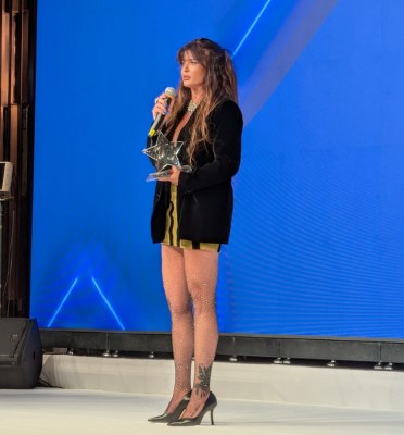 A W593146 01 372X400