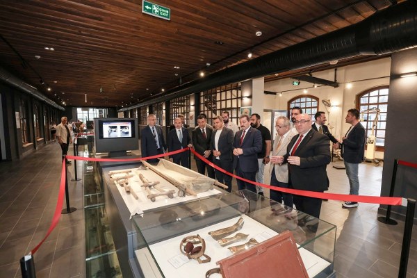 A W593211 04 600X400