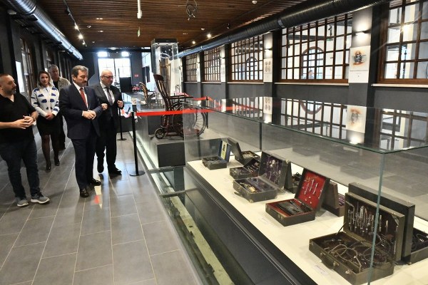 A W593211 06 600X400