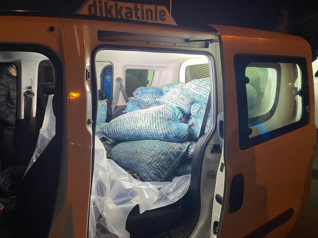 A W593451 01 1067X800